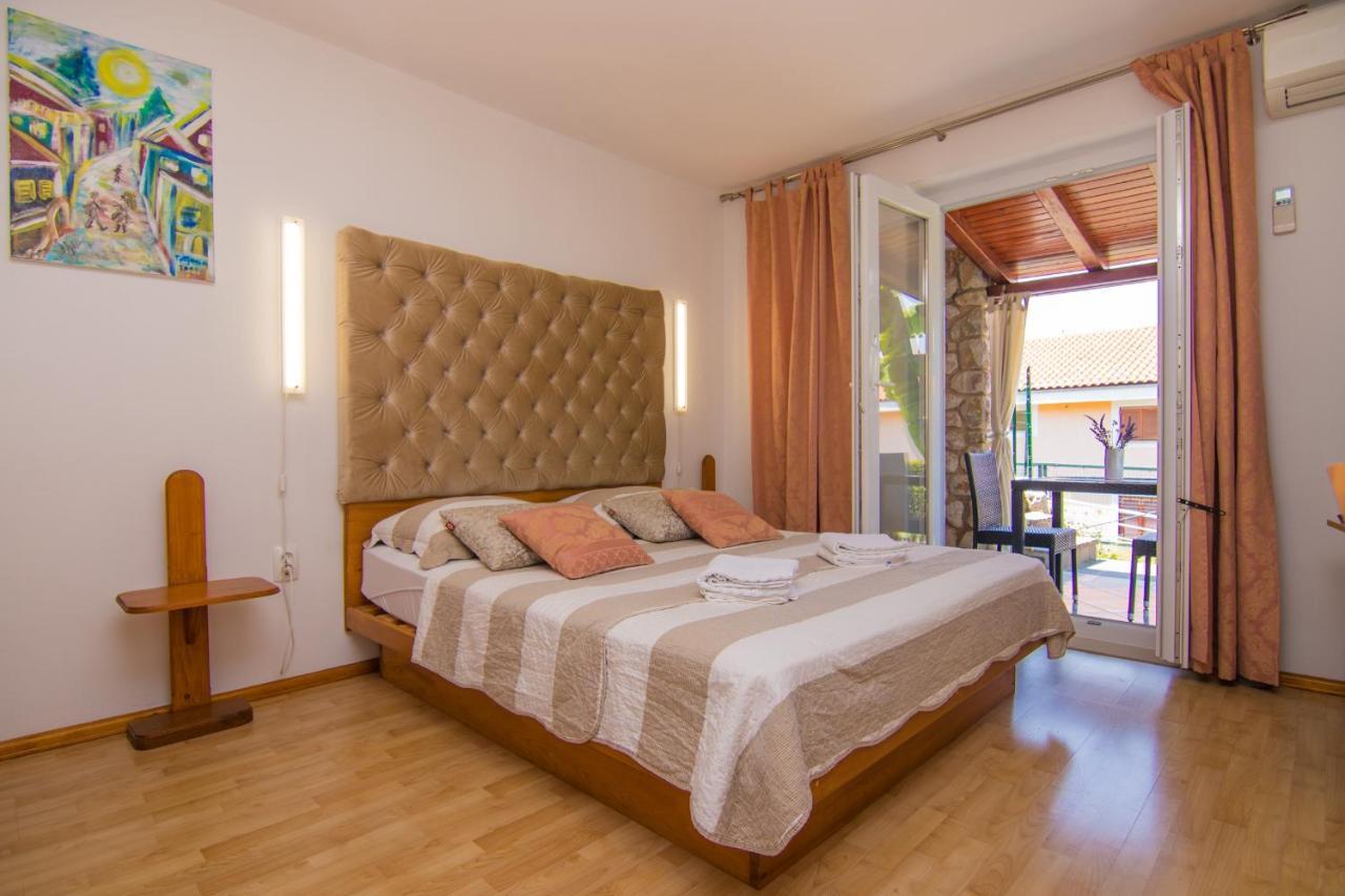 Apartmani Villa Kalinic Njivice Exterior photo
