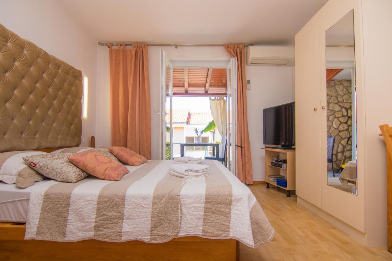 Apartmani Villa Kalinic Njivice Exterior photo