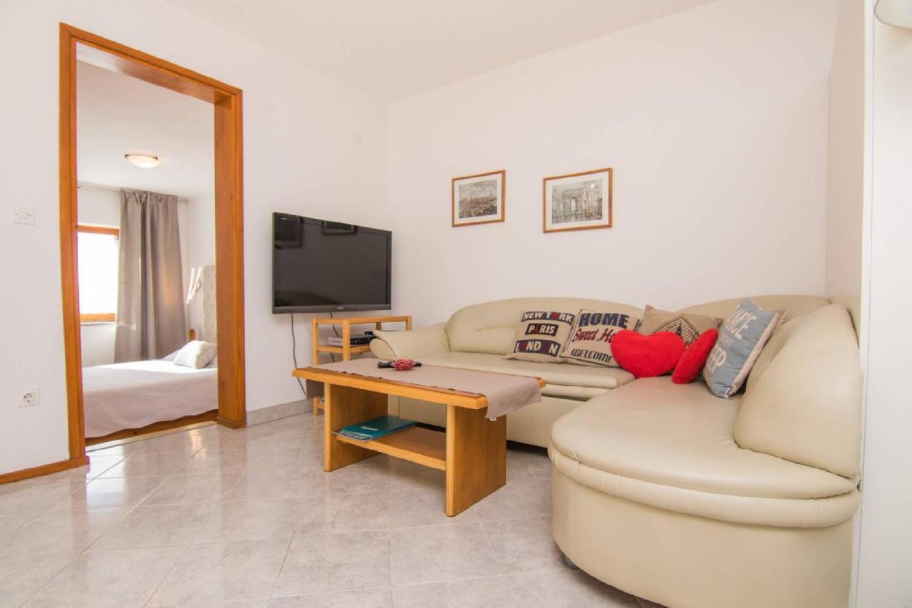 Apartmani Villa Kalinic Njivice Exterior photo
