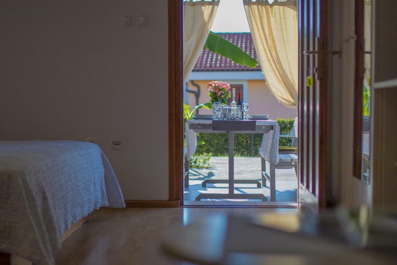 Apartmani Villa Kalinic Njivice Exterior photo