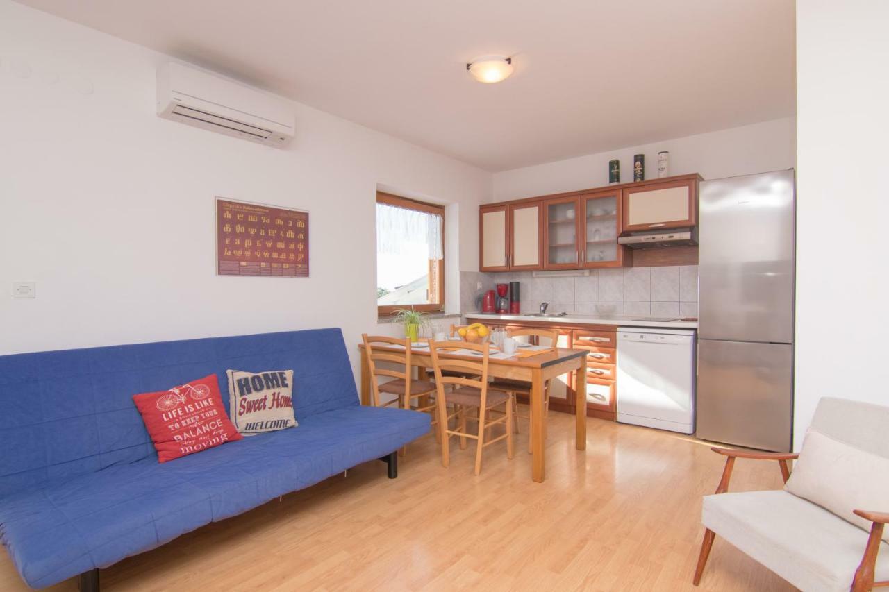Apartmani Villa Kalinic Njivice Exterior photo